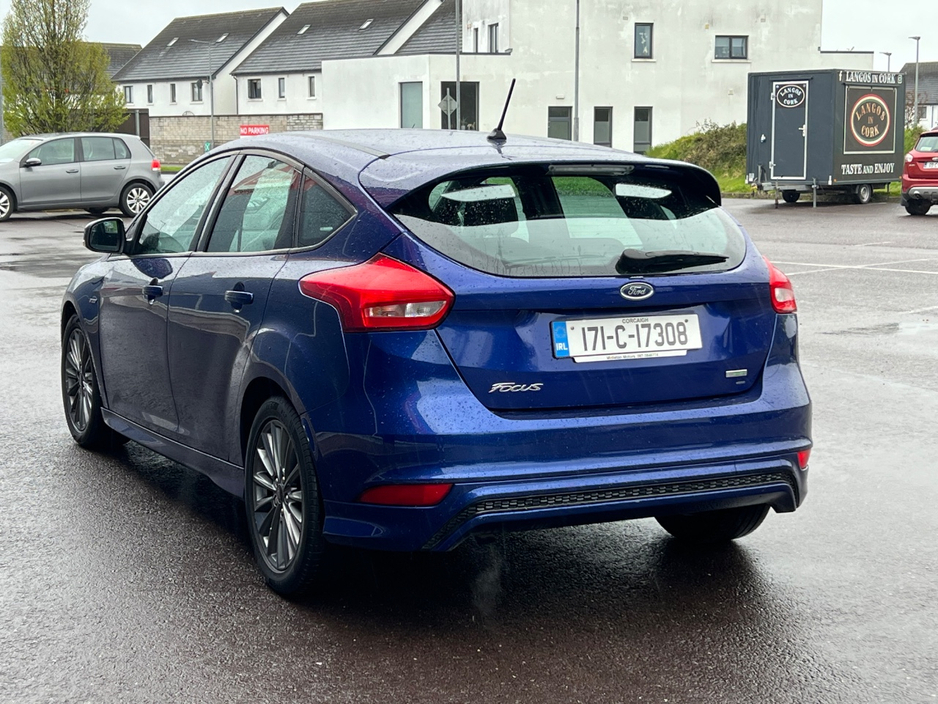 2017 Ford Focus - image 8