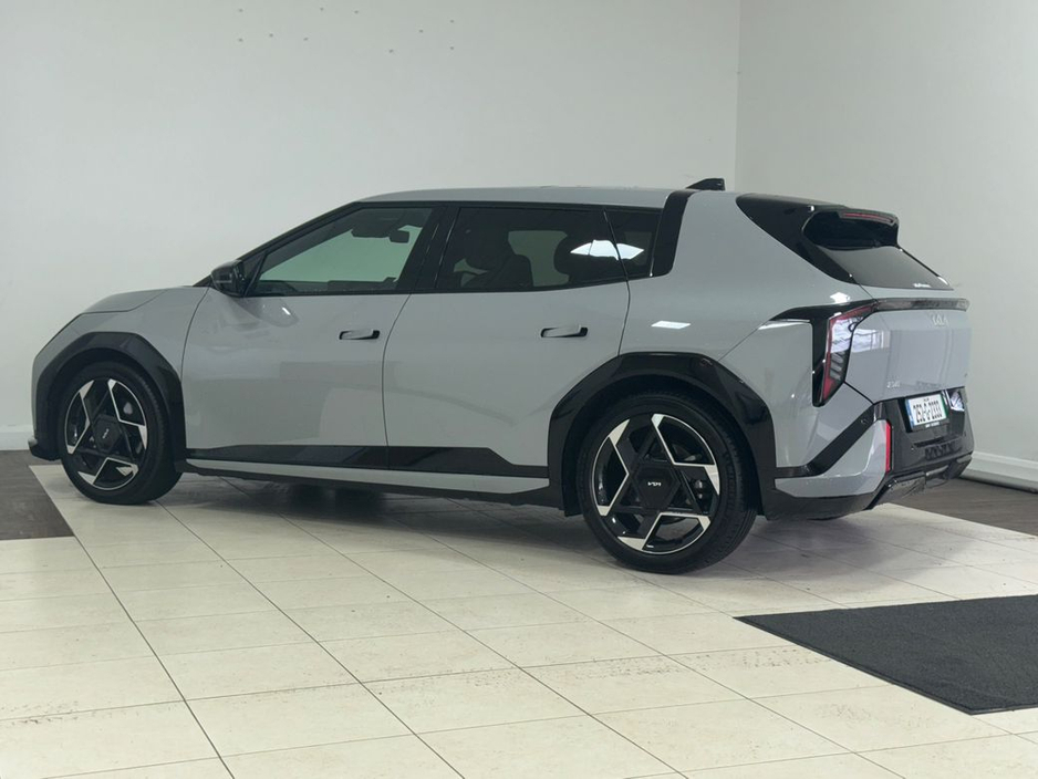 2025 Kia EV4 - image 12