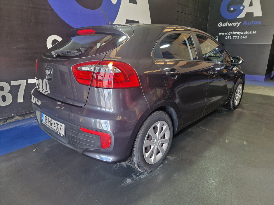 2016 Kia Rio - image 9