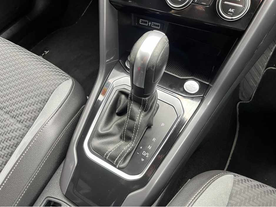 2021 Volkswagen T-Roc - image 17