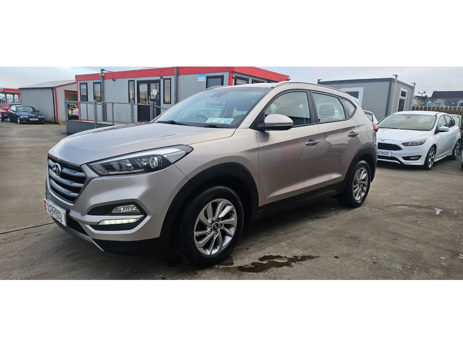 2015 Hyundai Tucson - image 18