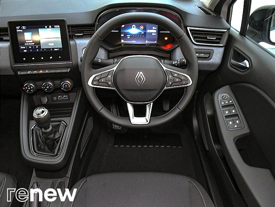 2025 Renault Clio - image 21