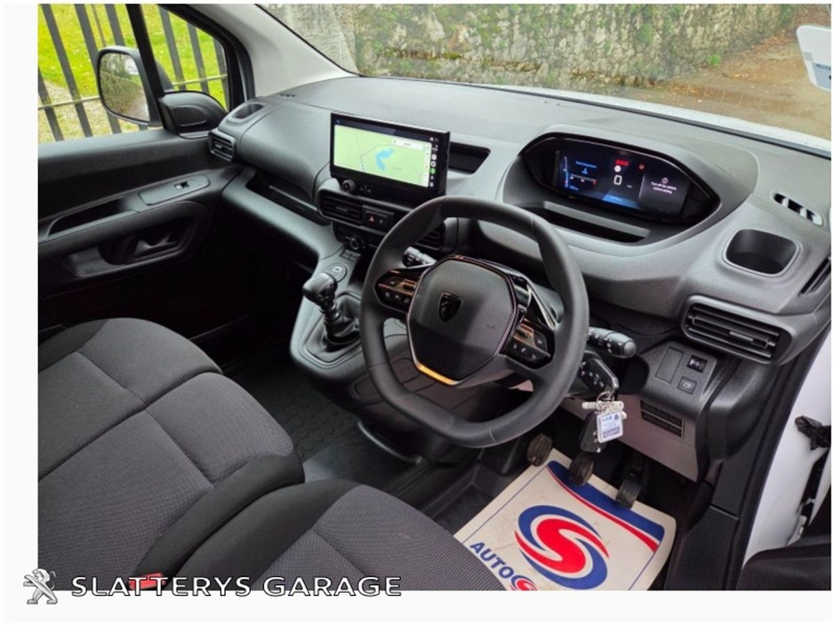 2025 Peugeot Partner - image 7