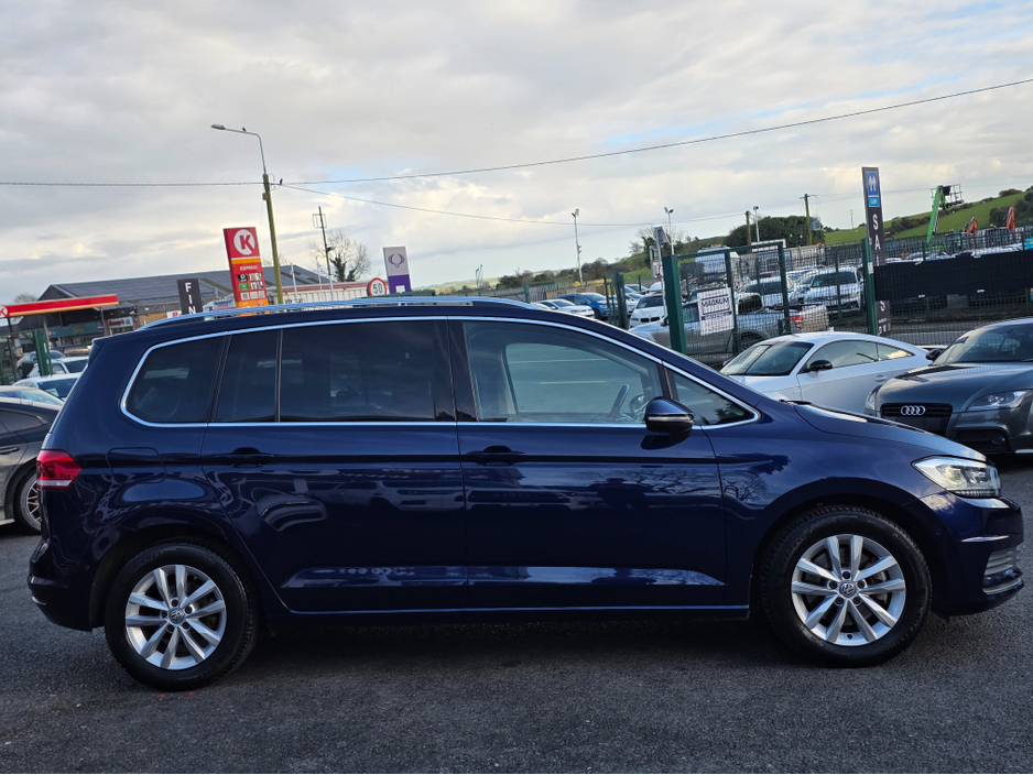 2018 Volkswagen Touran - image 6