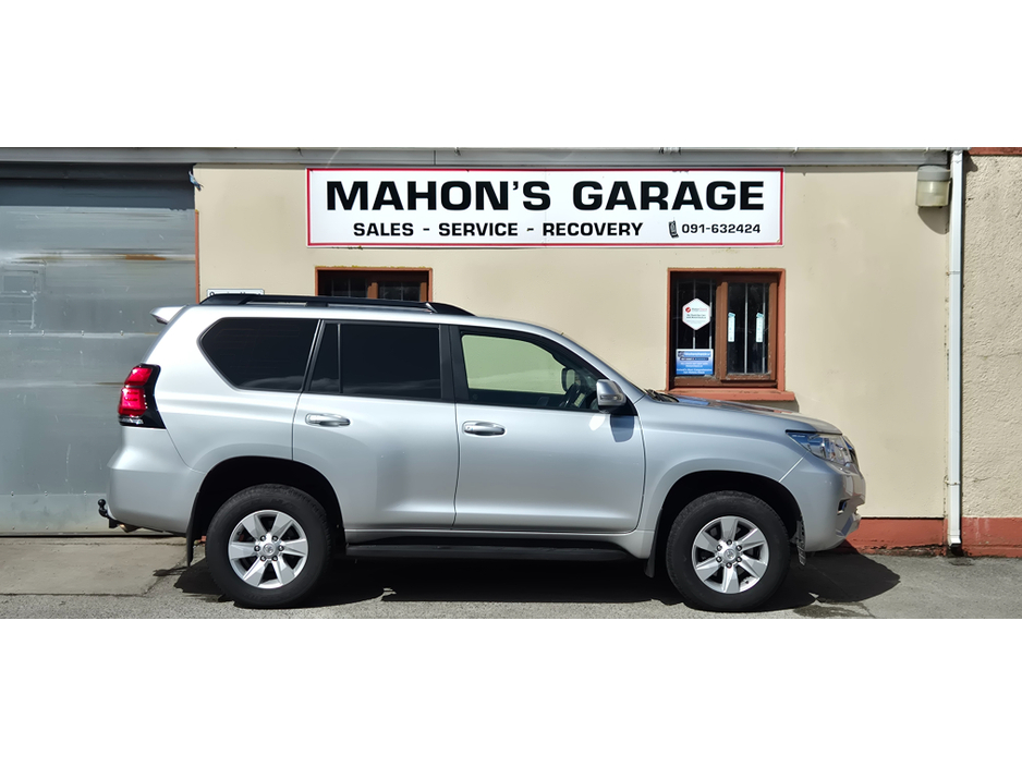 2021 Toyota Landcruiser - image 2