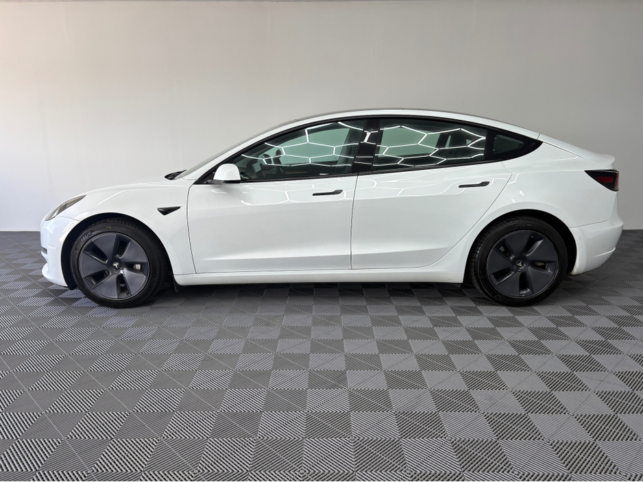2022 Tesla Model 3 - image 17