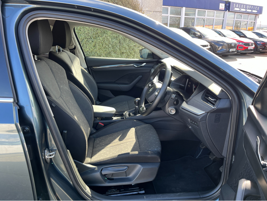 2021 Skoda Octavia - image 10