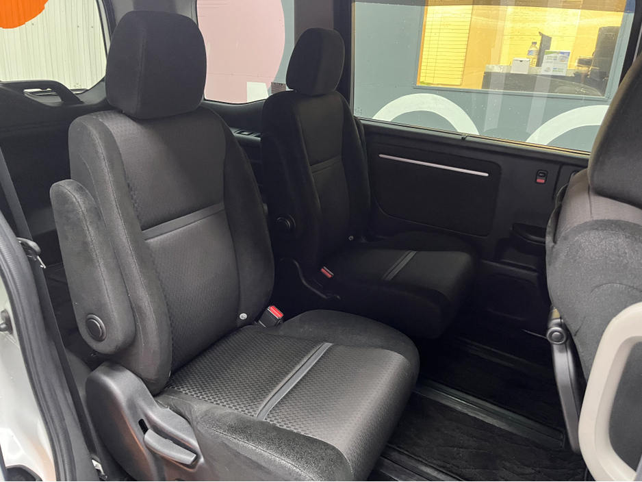 2019 Honda Stepwagon - image 15