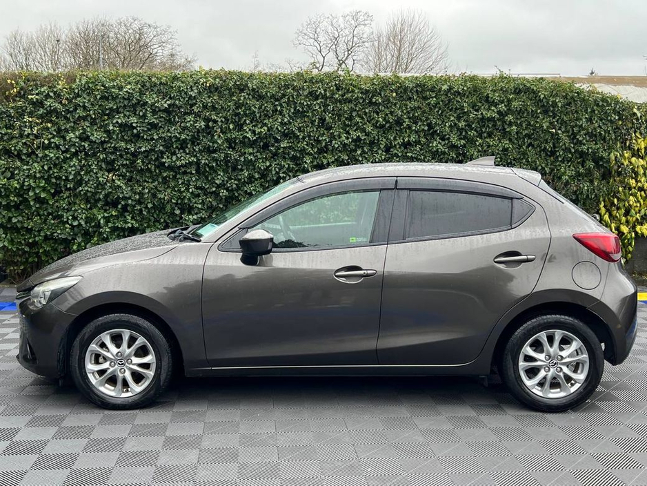 2016 Mazda Demio 1.3 SKYACTIV // HEATED SEATS // HEADS-UP DISPLAY // SERVICE HISTORY // BLUETOOTH MUSIC €10,900