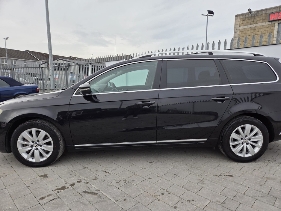 2013 Volkswagen Passat - image 6