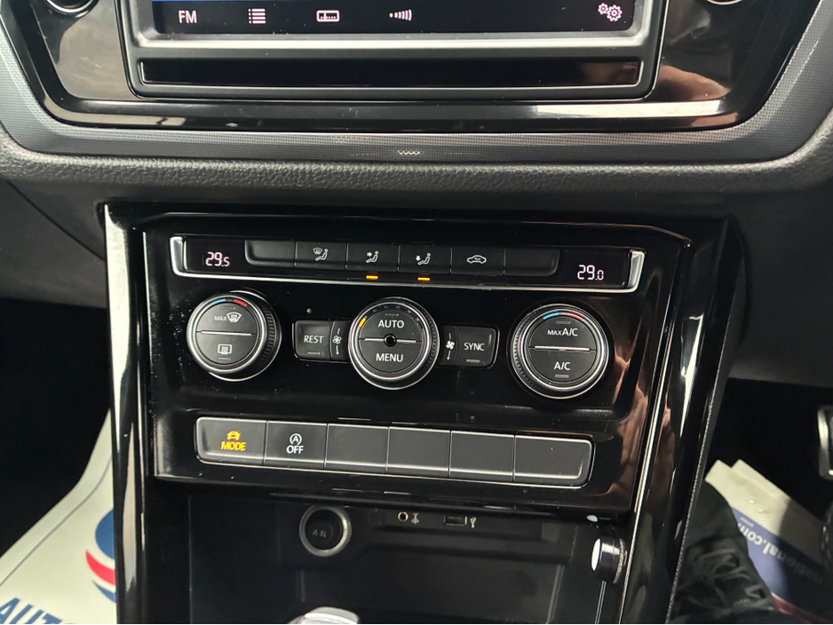 2016 Volkswagen Touran ( 162 REG R-LINE EDITION 1.4 TSI AUTO 7 SEATER CARPLAY ANDROID AUTO  LARGE TOUCH SCREEN -  SPECIALISING IN IMPORTS OF GERMAN AUTOMATIC HI SPEC €18,500