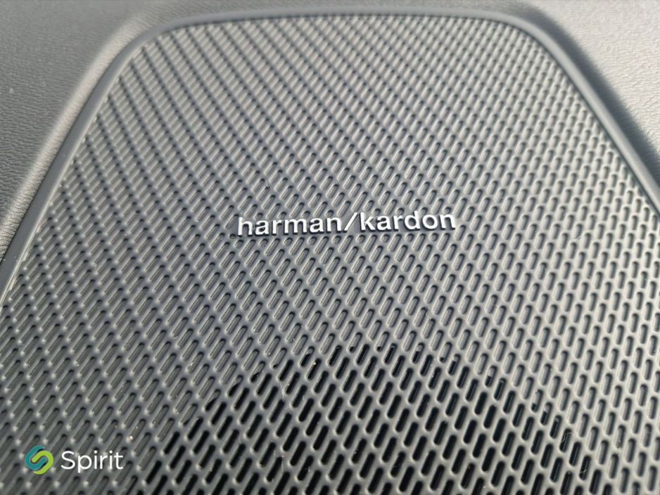 2025 Volvo XC60 - image 11