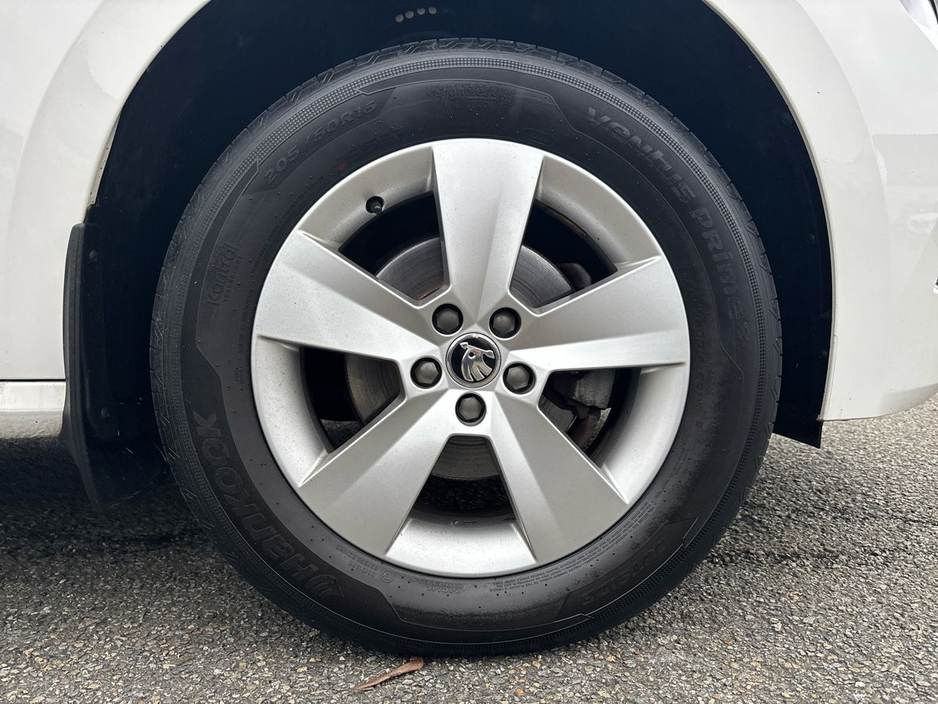 2021 Skoda Kamiq - image 5