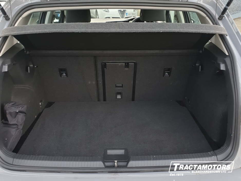 2024 Volkswagen Golf - image 9