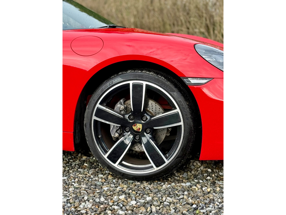 2018 Porsche 718 - image 30