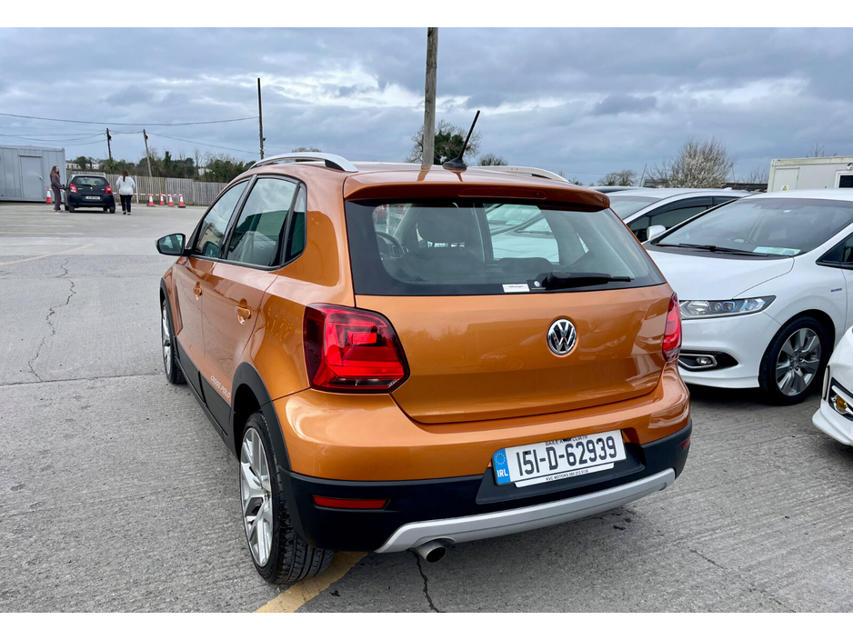 2015 Volkswagen Polo - image 11
