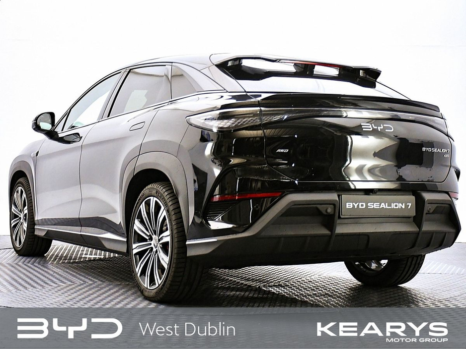 2025 BYD Sealion 7 - image 2