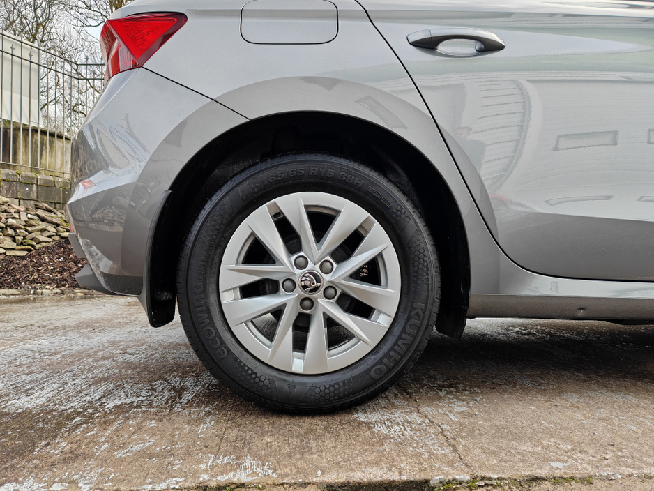 2024 Skoda Fabia SELECTION 1.0 MPI 80HP- F+R PARK ASSIST- DIGITAL COCKPIT- WIRELSS CAR PLAY + ANDROID AUTO €22,950