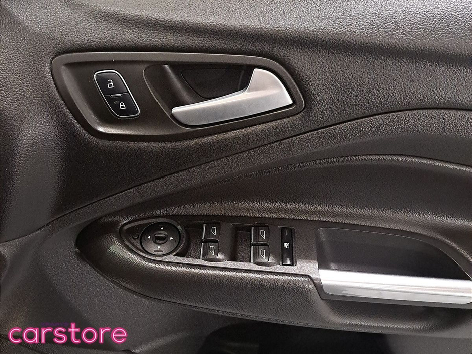 2019 Ford Kuga - image 17