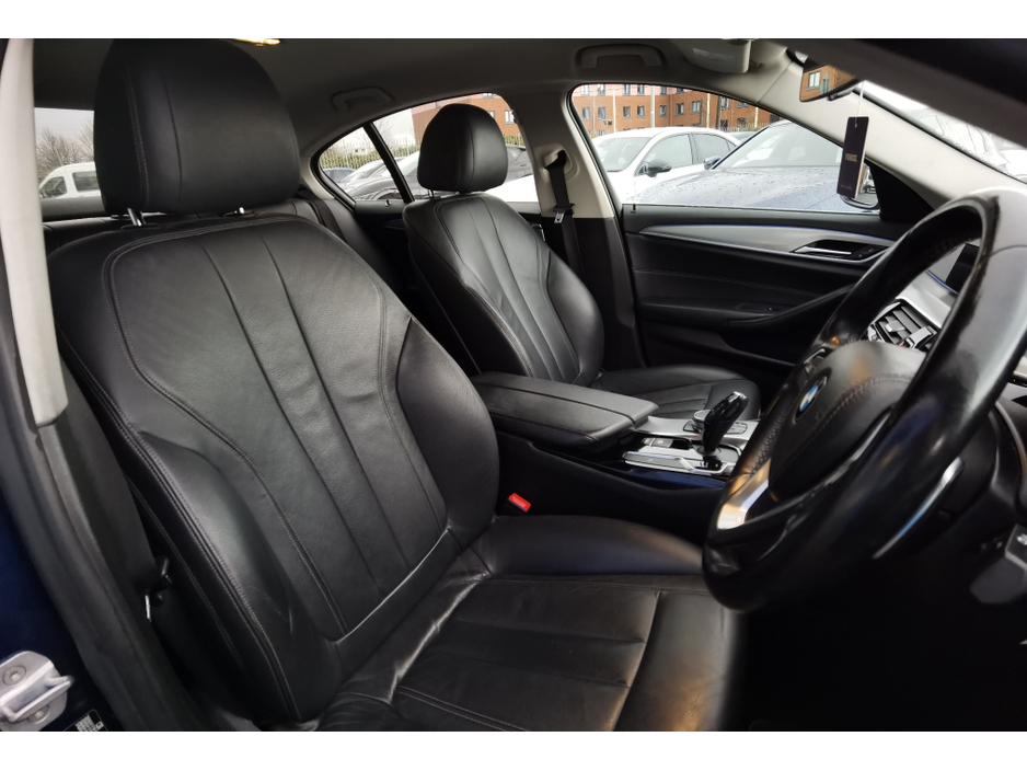 2018 BMW 5 Series - image 10