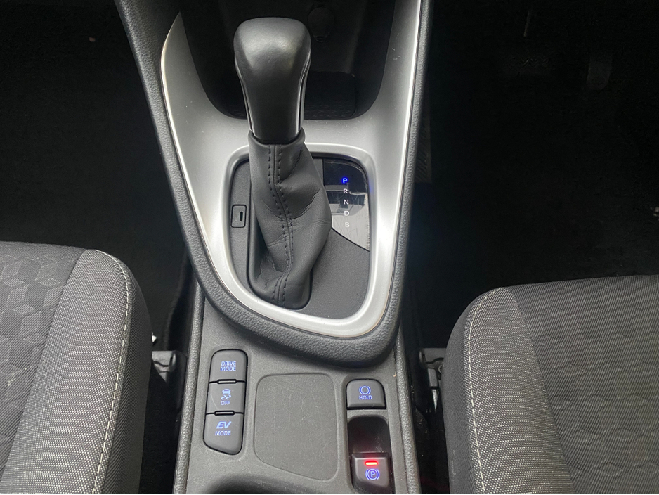 2023 Toyota Yaris 1.5 HYBRID LUNA  AUTO €18,999