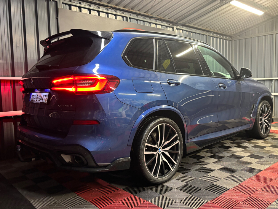 2020 BMW X5 - image 3