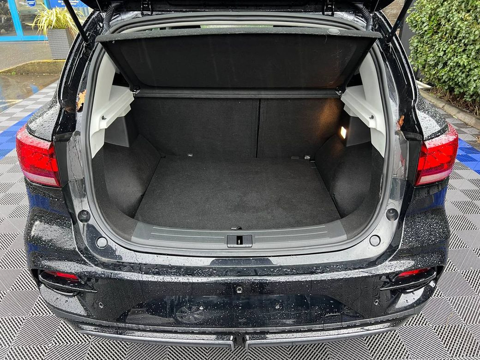 2023 MG ZS EV // LOW MILEAGE // APPLE CARPLAY/ANDROID AUTO // 360 PARKING CAMERAS // DIGITAL CLUSTER €20,900