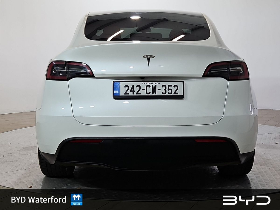 2024 Tesla Model Y - image 11