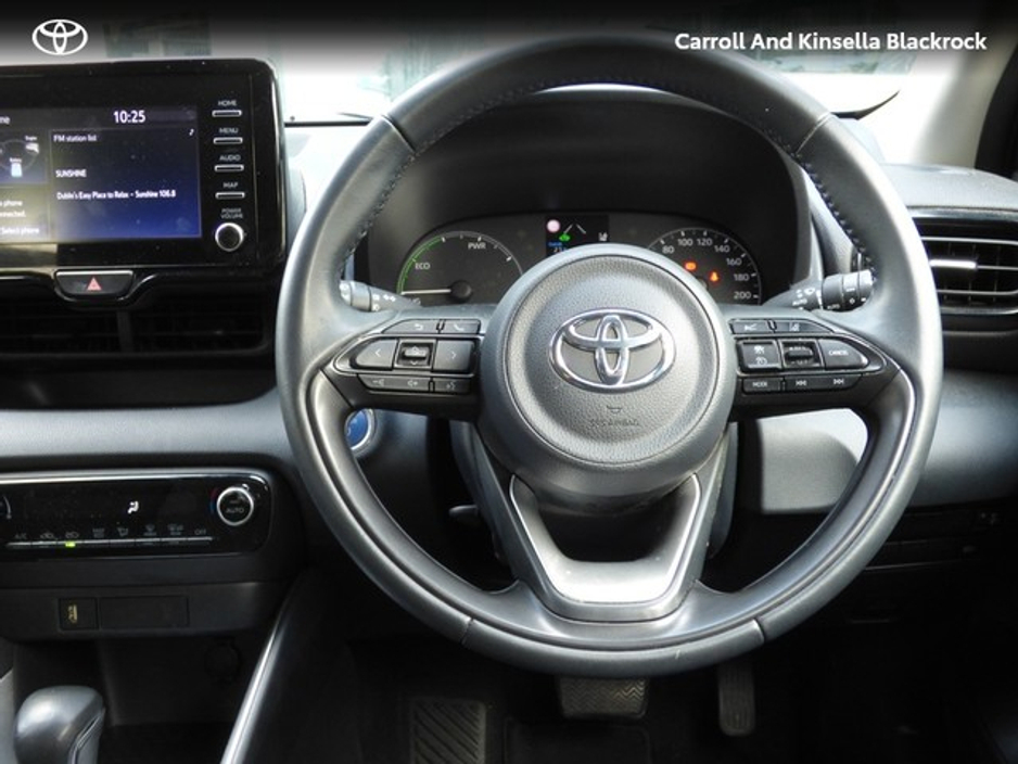 2021 Toyota Yaris Hybrid Luna €20,950