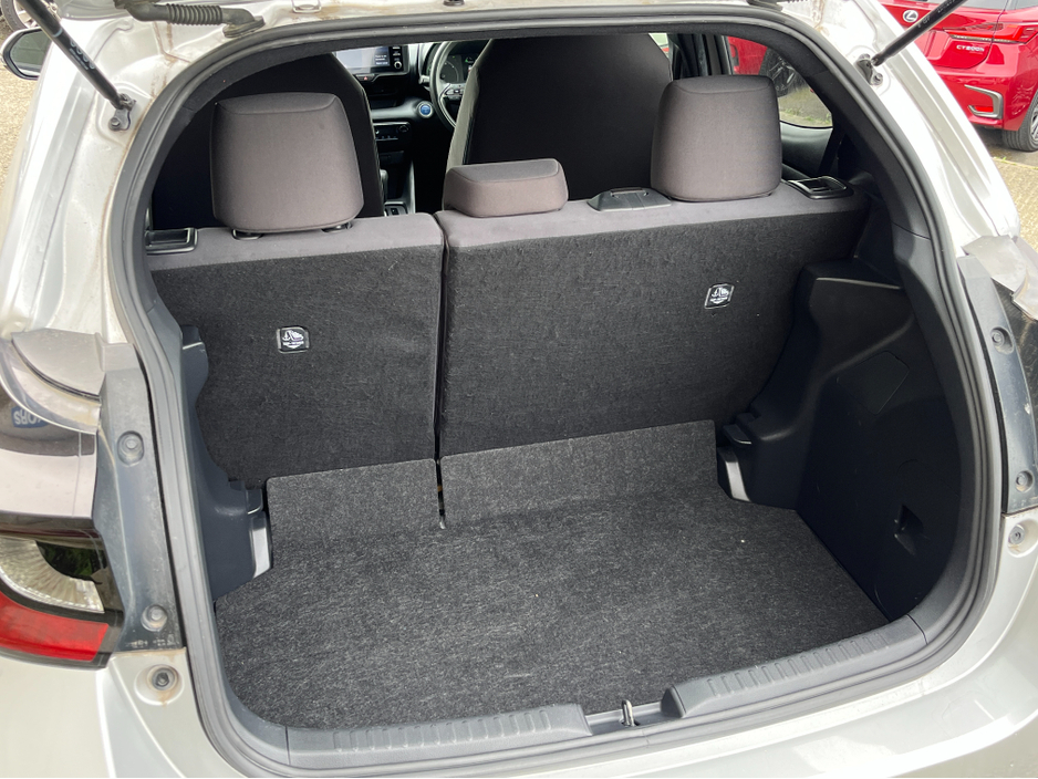 2021 Toyota Yaris - image 7