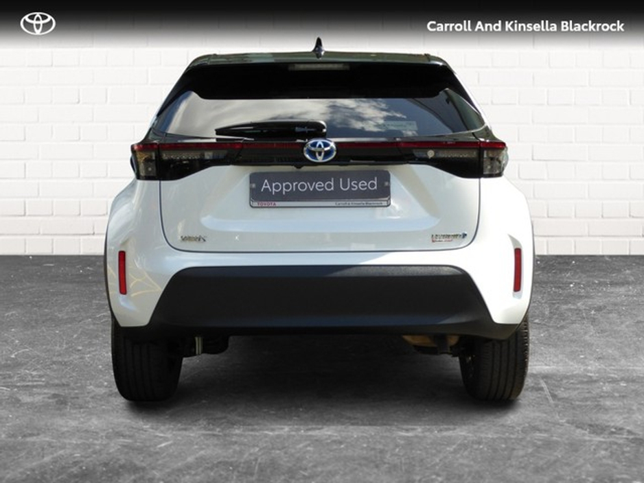 2022 Toyota Yaris Cross Hybrid Luna Sport €28,950