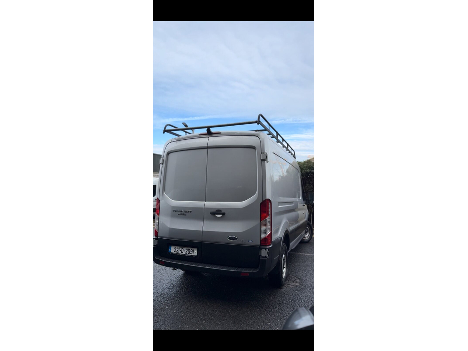 2022 Ford Transit - image 4