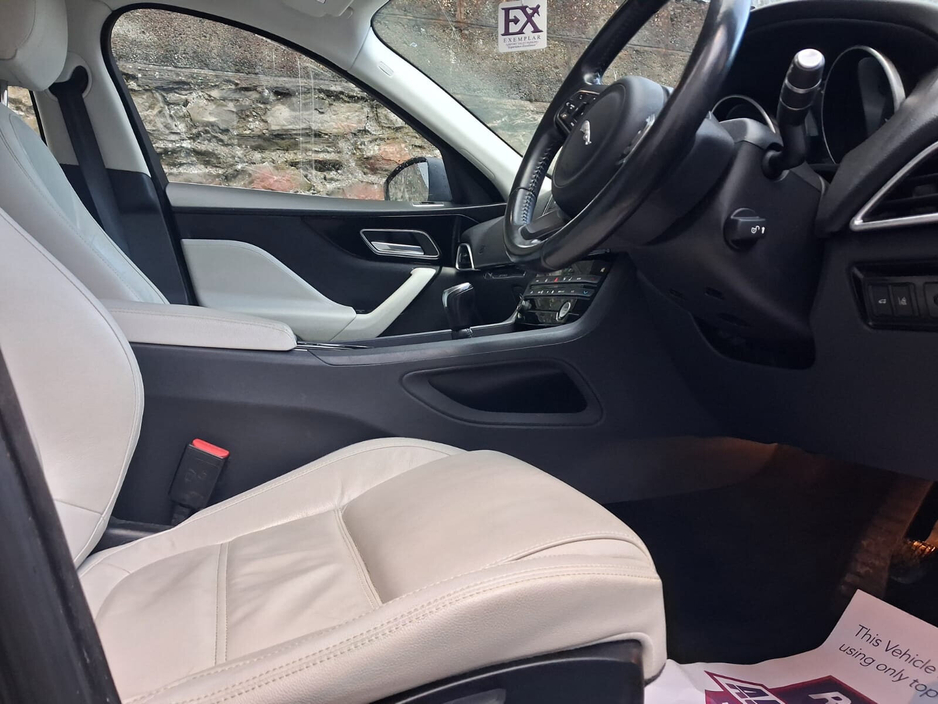 2017 Jaguar F-Pace 2.0 i4 D 180PS Prestige RWD €12,750