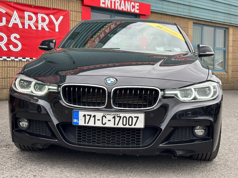 2017 BMW 3 Series - image 3