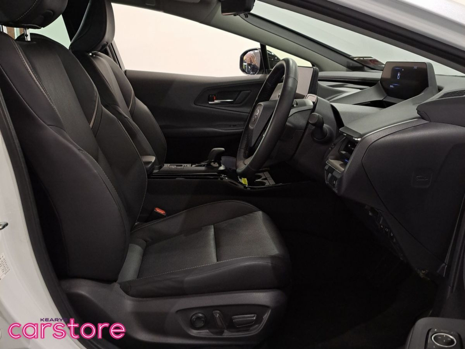 2024 Toyota Prius - image 12