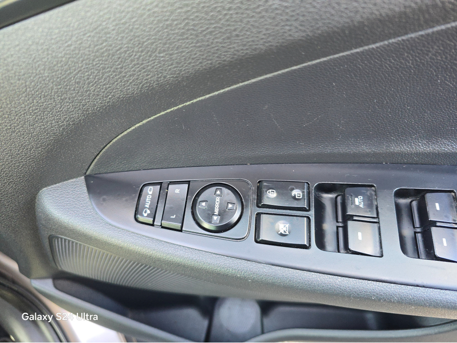 2017 Hyundai Tucson - image 8