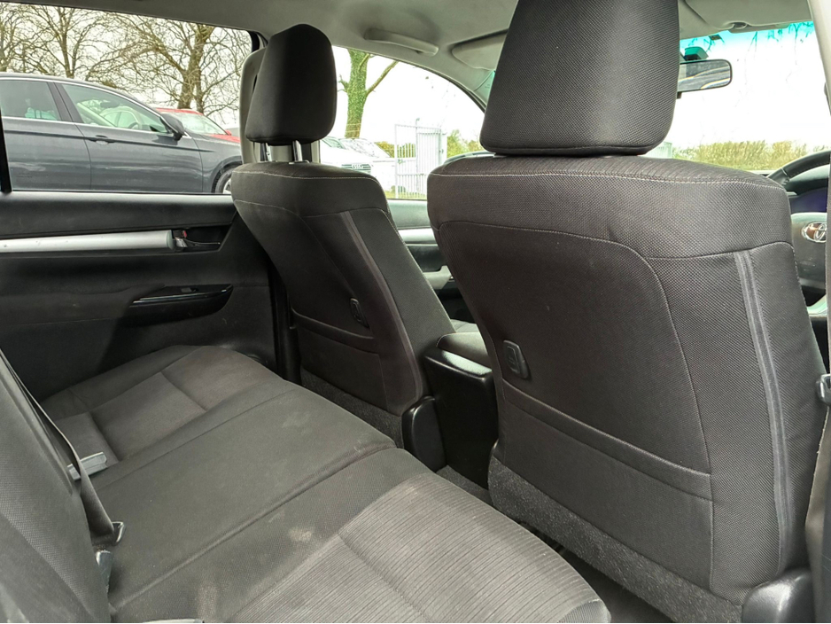 2020 Toyota Hilux - image 7