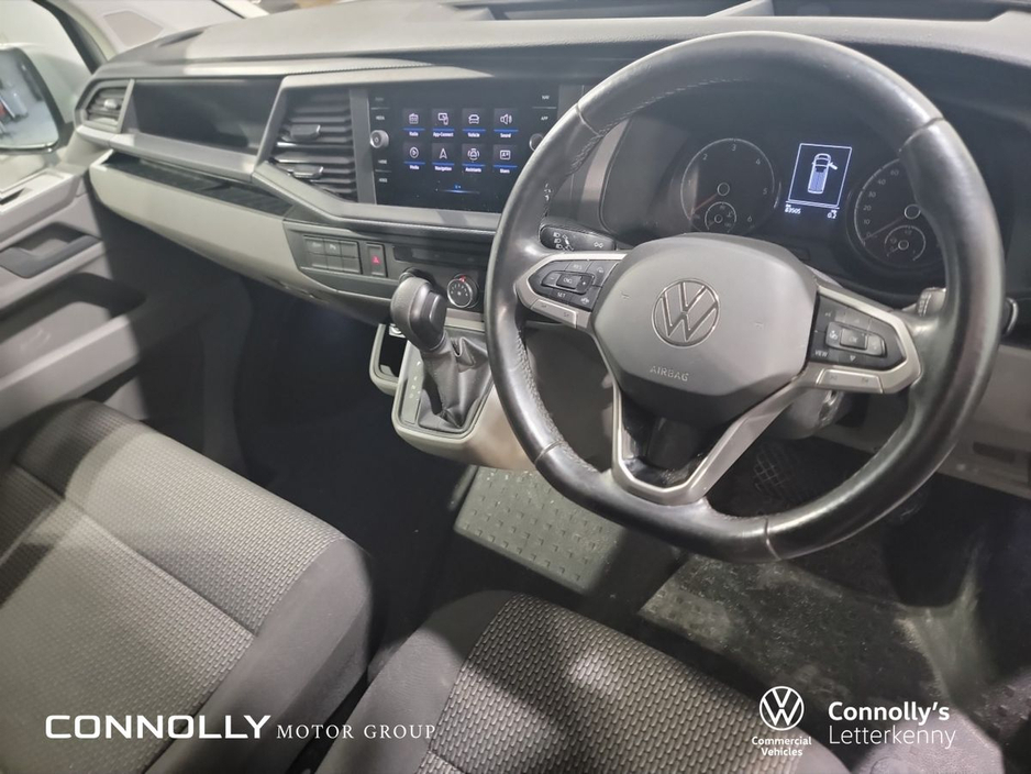 2024 Volkswagen Transporter - image 2