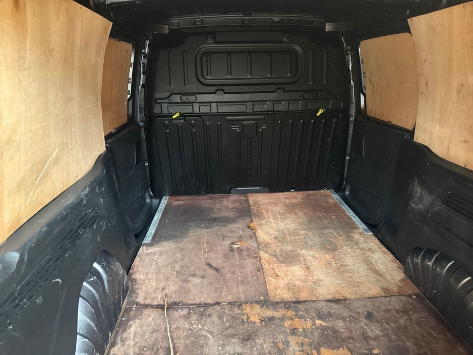 2024 Peugeot Partner - image 9