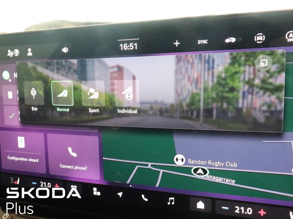 2025 Skoda Octavia - image 25