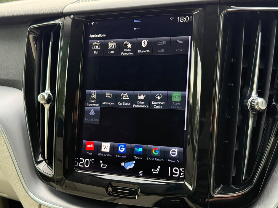 2021 Volvo XC60 - image 22