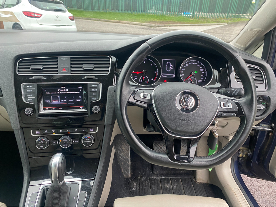 2015 Volkswagen Golf - image 11