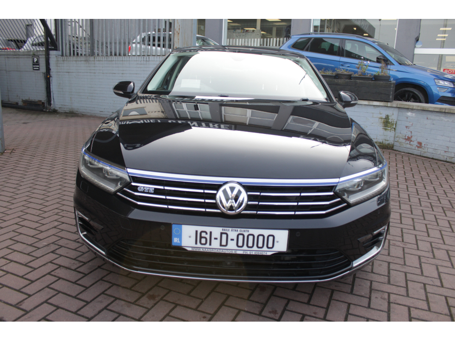2016 Volkswagen Passat - image 10