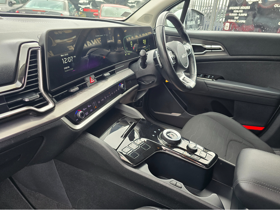 2022 Kia Sportage - image 17