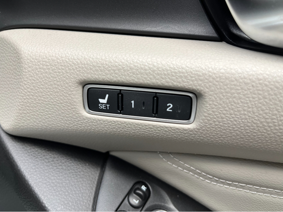 2018 Honda Accord - image 13