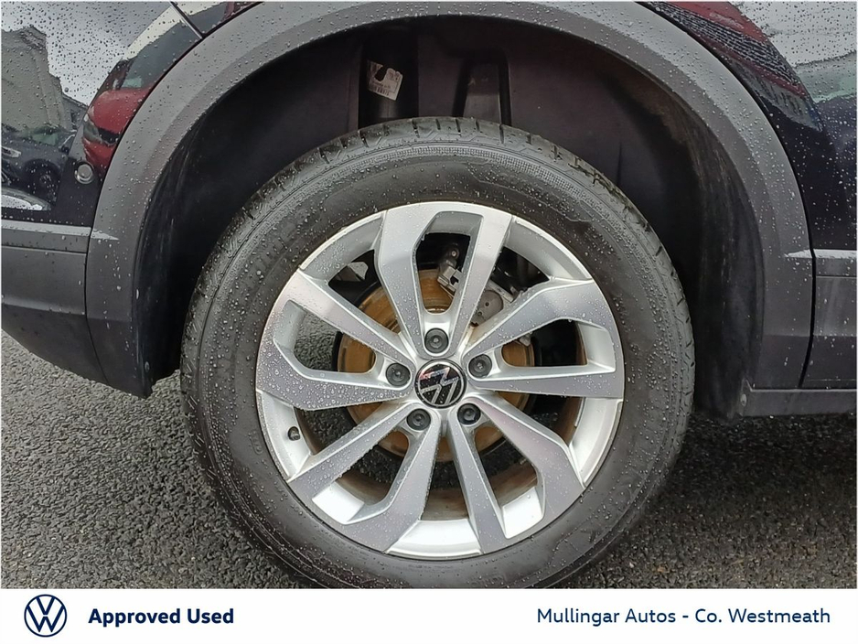 2025 Volkswagen T-Roc - image 24