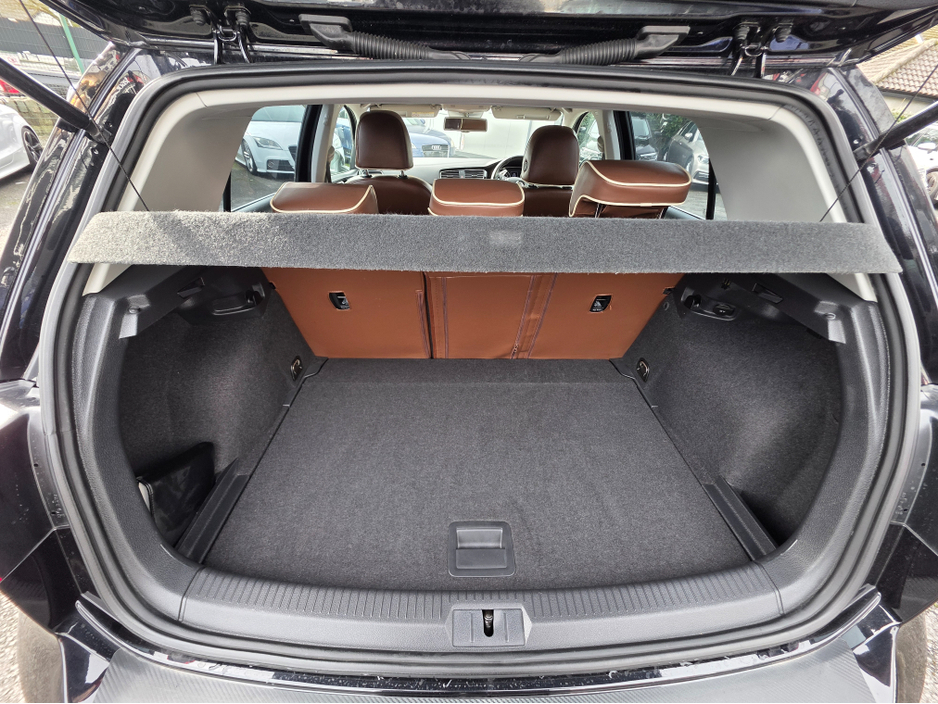 2014 Volkswagen Golf - image 13