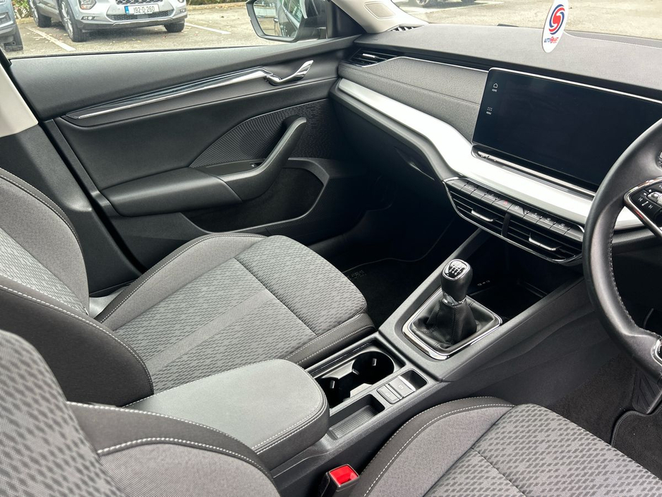 2023 Skoda Octavia - image 17