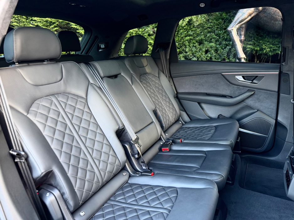 2026 Audi SQ7 - image 8