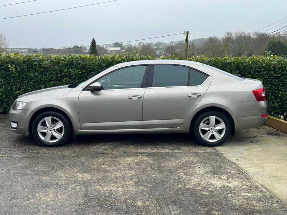 2015 Skoda Octavia AMBITION 1.6 TDI 105HP €8,995